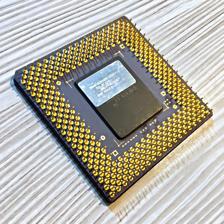 سی پی یو سرامیکی طلا CPU VIA C3 800 AMHz (133 x 6.0) © Taiwan