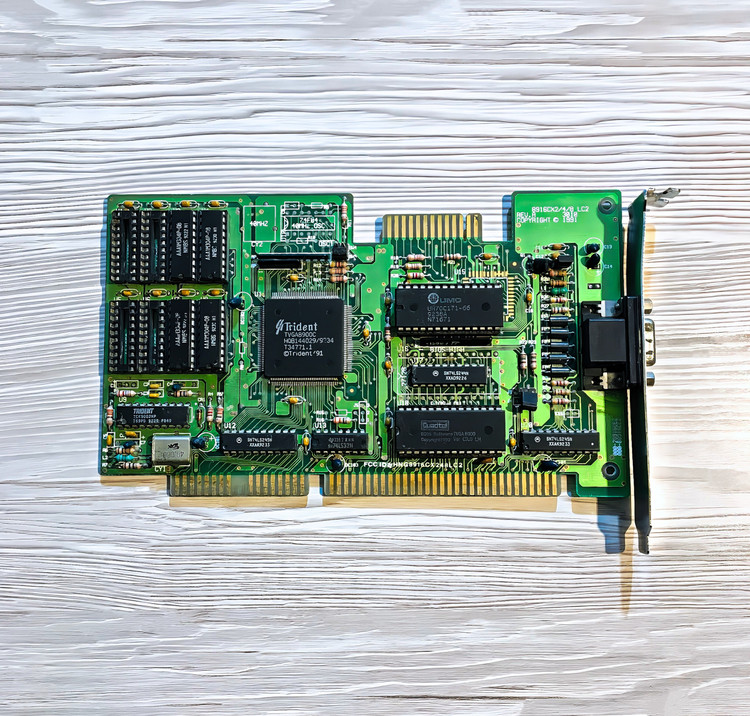 کارت گرافیک Trident TVGA8900C 512KB DRAM ISA 16 bit © 1991