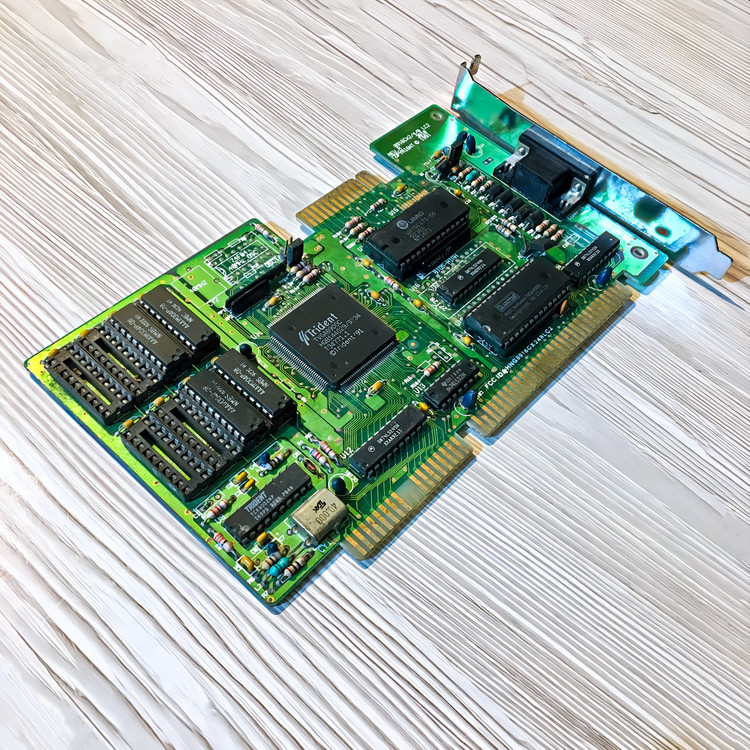 کارت گرافیک Trident TVGA8900C 512KB DRAM ISA 16 bit © 1991