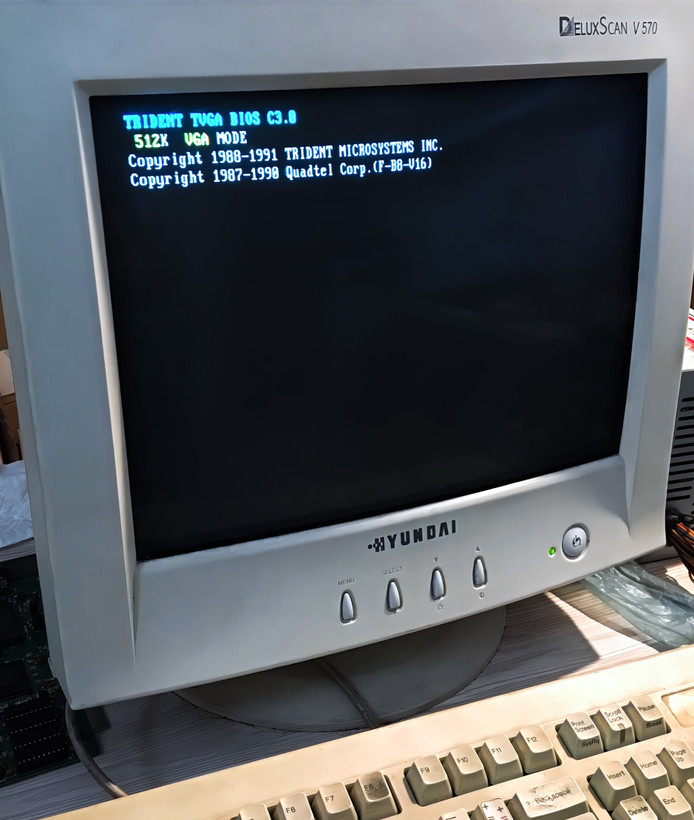 کارت گرافیک Trident TVGA8900C 512KB DRAM ISA 16 bit © 1991