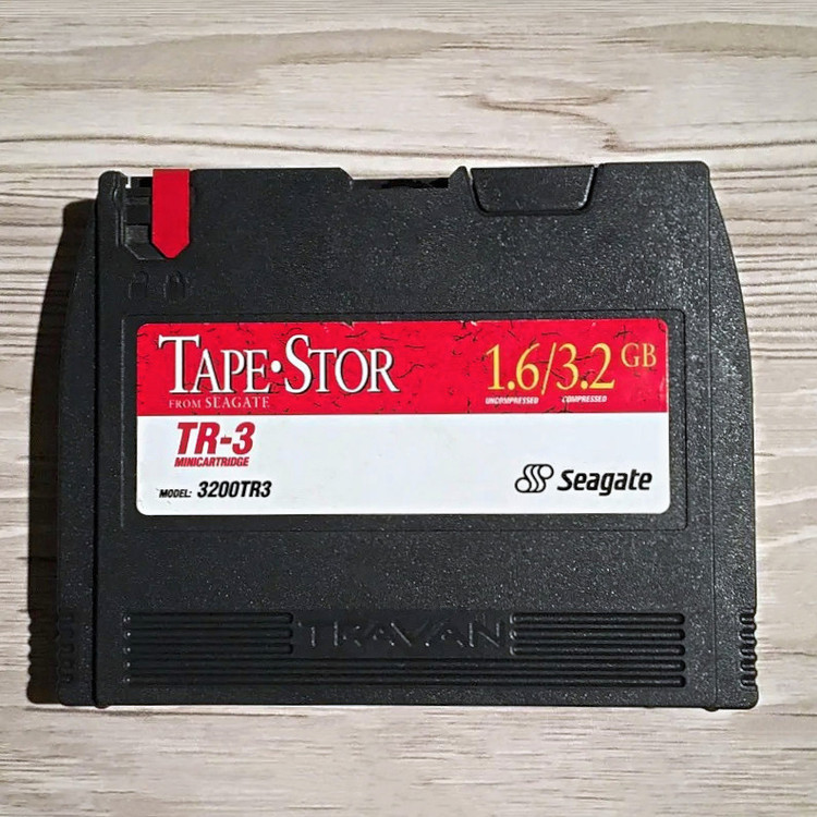 نوار کارتریج مغناطیسی TAPE•STOR ≈ Seagate Travan 1.6/3.2 GB © USA