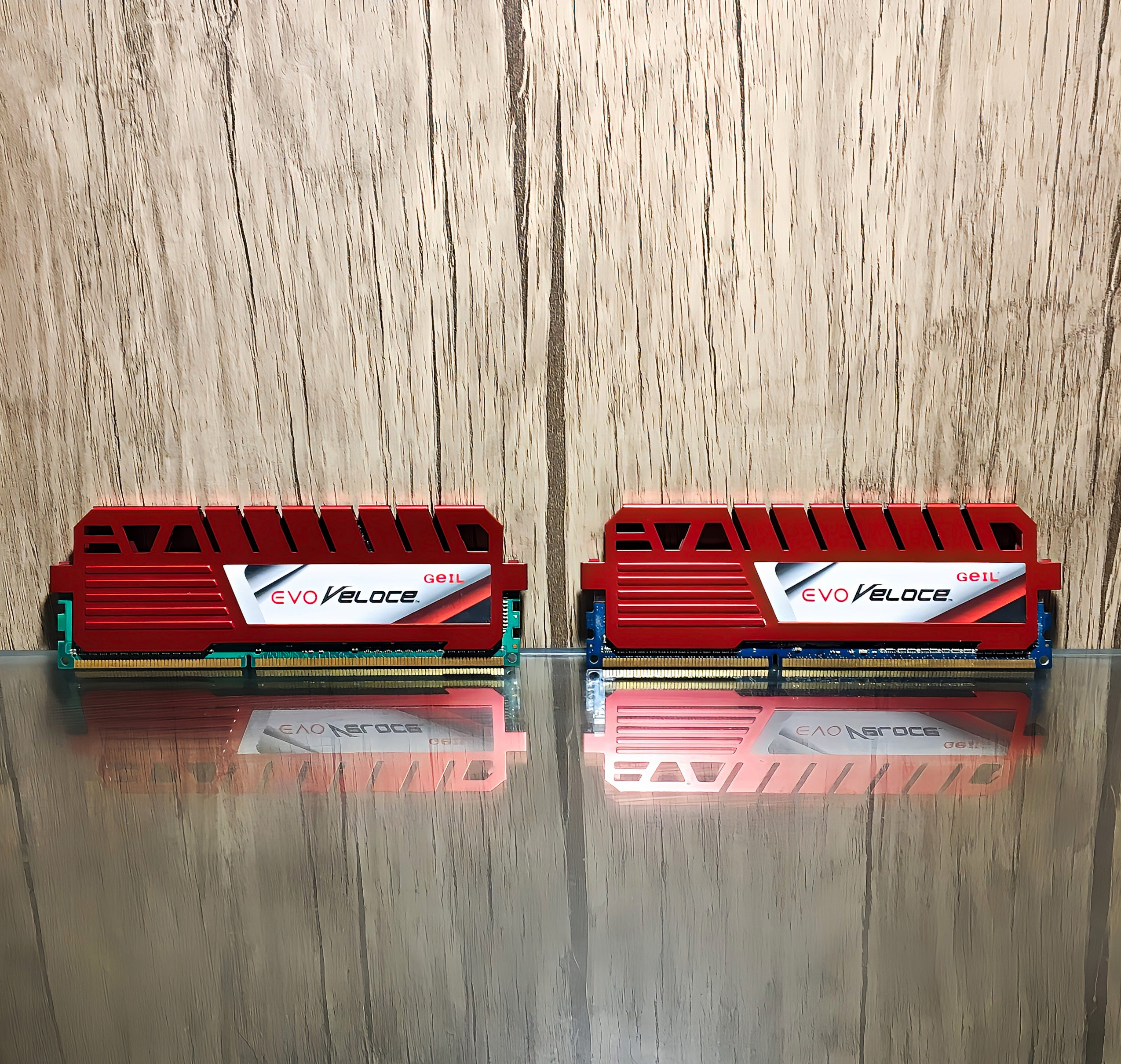 2 عدد رم هیت سینک دار قرمز دو کاناله GeIL EVO VELOCE 8GB (2x4GB) DDR3 1600 MHz